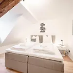 Ludwigscozyescape - Historisches Altstadt Am Barockschloss, Sichtbalken, Neu Renoviert, Zentrale Lage, 3 Schlafzimmer, Boxspringbetten, Schnelles Wlan, Smart Tvs, Arbeitsplatz, Modernes Designbad, Voll Ausgestattete Kueche, 24h Check-in Appartement *