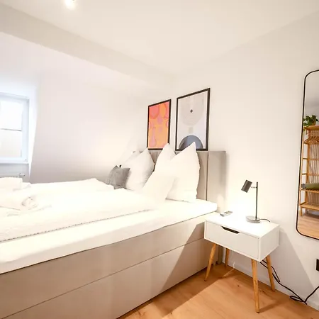 Ludwigscozyescape - Historisches Altstadt-apartment Mit Sichtbalken Am Residenzschloss, 6 Gaeste, Smarttv In Jedem Zimmer, Highspeed Wlan, Workspace, 24h Self Check-in, Parkhaus 2 Min Gehweite لودفيغسبرغ