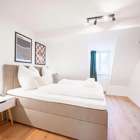 Ludwigscozyescape - Historisches Altstadt-apartment Mit Sichtbalken Am Residenzschloss, 6 Gaeste, Smarttv In Jedem Zimmer, Highspeed Wlan, Workspace, 24h Self Check-in, Parkhaus 2 Min Gehweite