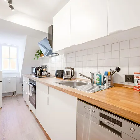 Ludwigscozyescape - Historisches Altstadt-apartment Mit Sichtbalken Am Residenzschloss, 6 Gaeste, Smarttv In Jedem Zimmer, Highspeed Wlan, Workspace, 24h Self Check-in, Parkhaus 2 Min Gehweite لودفيغسبرغ