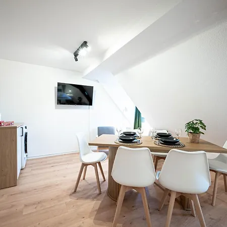 Ludwigscozyescape - Historisches Altstadt-apartment Mit Sichtbalken Am Residenzschloss, 6 Gaeste, Smarttv In Jedem Zimmer, Highspeed Wlan, Workspace, 24h Self Check-in, Parkhaus 2 Min Gehweite