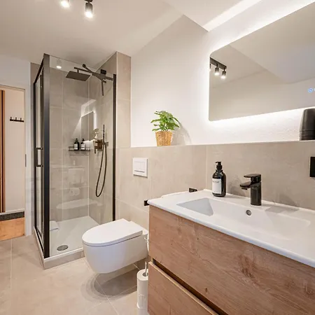 شقة Ludwigscozyescape - Historisches Altstadt-apartment Mit Sichtbalken Am Residenzschloss, 6 Gaeste, Smarttv In Jedem Zimmer, Highspeed Wlan, Workspace, 24h Self Check-in, Parkhaus 2 Min Gehweite