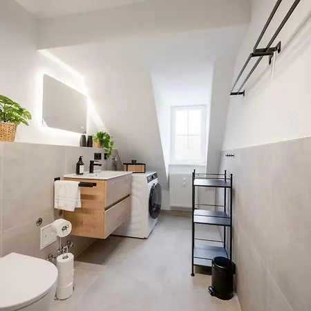 Ludwigscozyescape - Historisches Altstadt-apartment Mit Sichtbalken Am Residenzschloss, 6 Gaeste, Smarttv In Jedem Zimmer, Highspeed Wlan, Workspace, 24h Self Check-in, Parkhaus 2 Min Gehweite